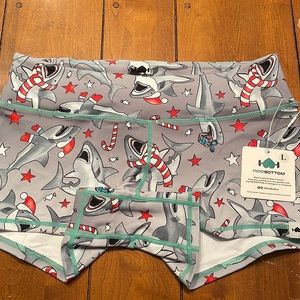 Wodbottom Santa shark shorties size L.